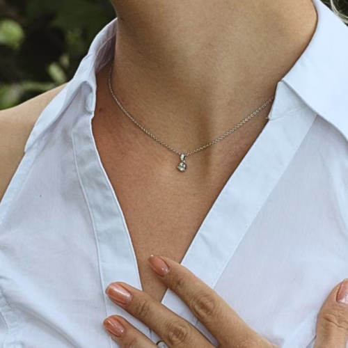 Happy Tulip Solitaire Diamond Pendant in 18k white gold