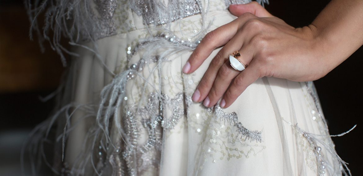 White ceramic Finejewelry set in piano concert at manor house