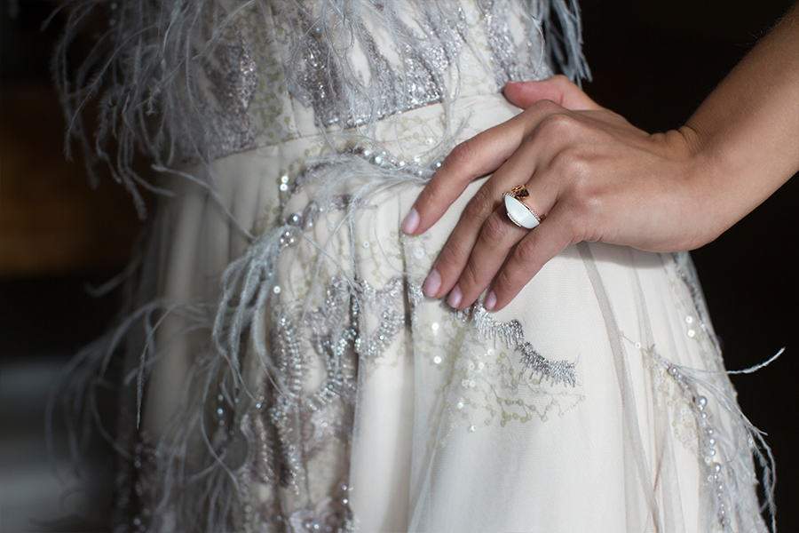 White ceramic Finejewelry set in piano concert at manor house