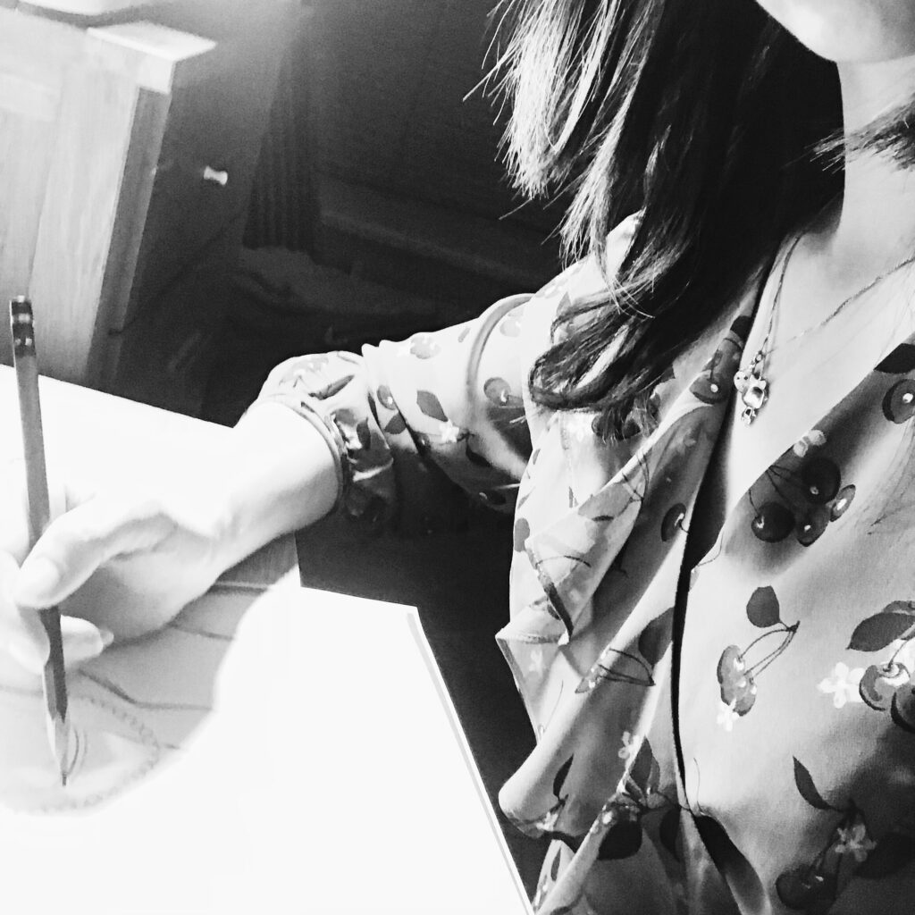 Fiine Jewelry Designer Mom is working at nappy time