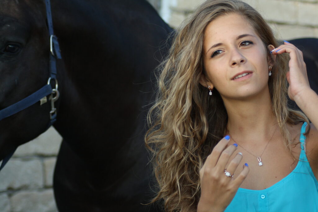 horseshoe motif diamond jewelry set at horse riding