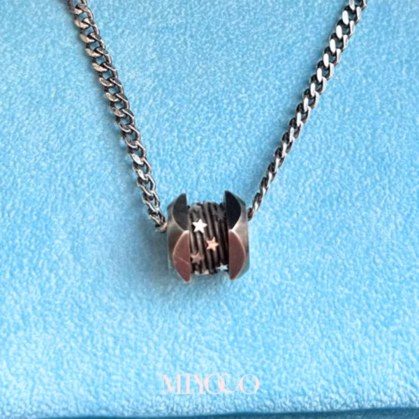 Mens - Star bolt Pendant