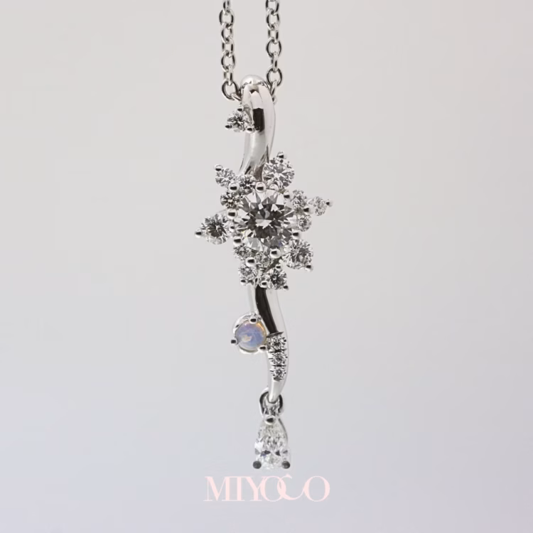 Pendant - Flower Motif