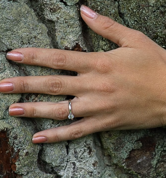 MIYOCO Timless Classic Wedding Solitaire Ring