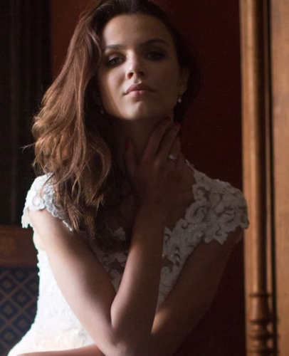 How to Design a Unique Engagement Ring in Italy